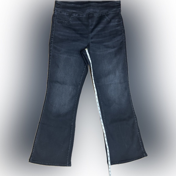 GUC American Eagle SZ XL black high rise stretch flare leg jegging/waist 33”-38” - Picture 5 of 7